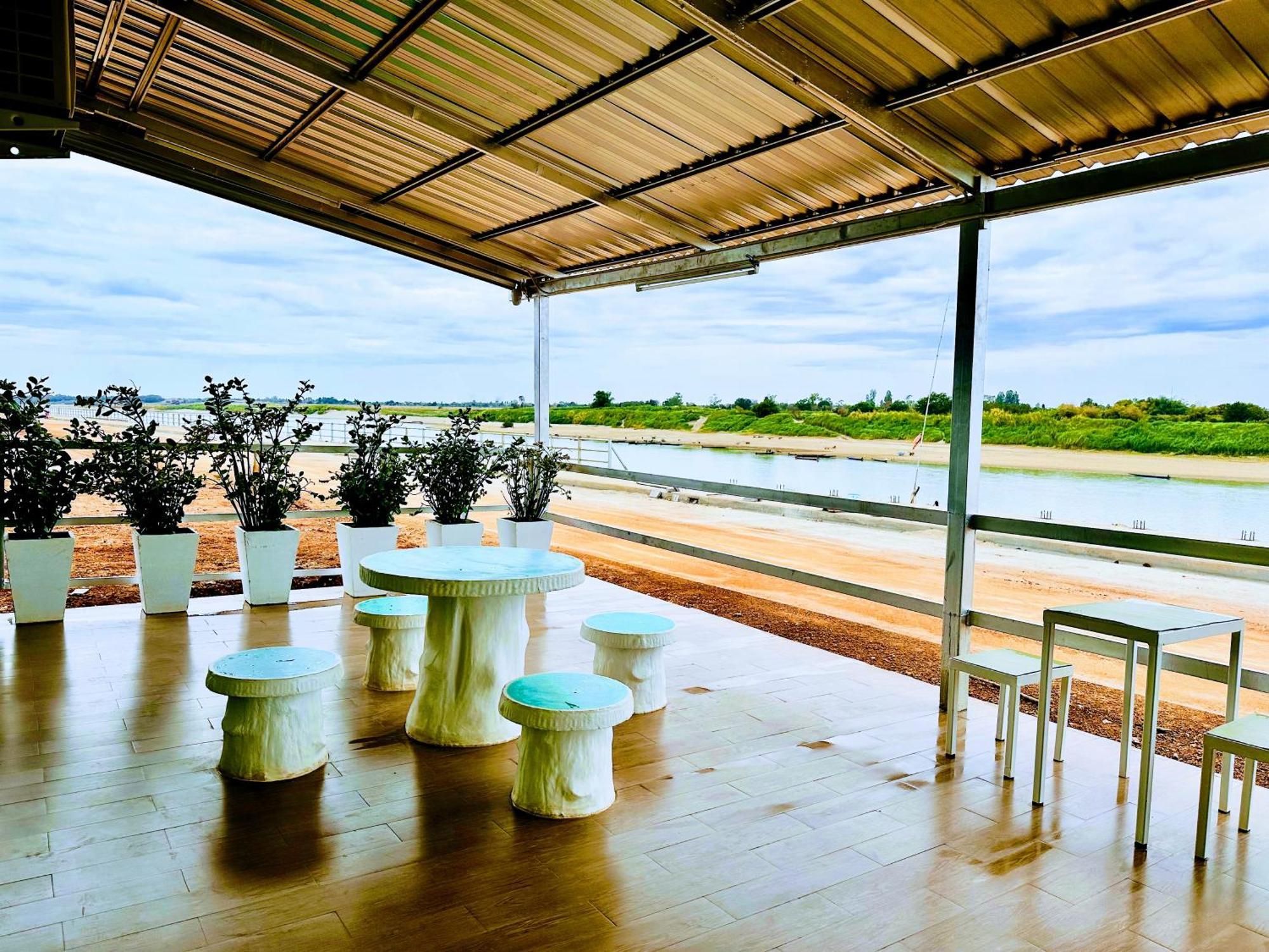 นกฮูกเฮ้าส์ บ้านพักริมโขง Nong Khai Exterior photo
